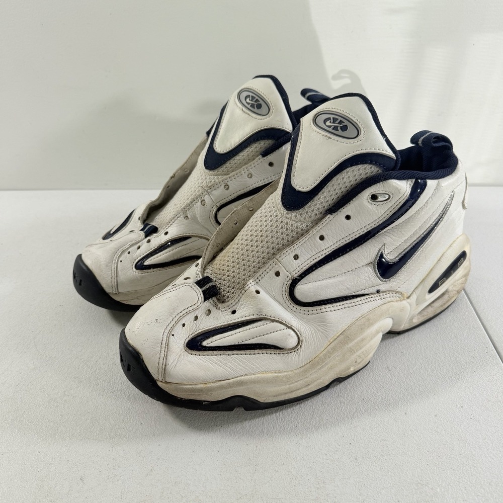 Vintage 1997 Nike Uptempo Men's Size 11 White Navy Basketball Shoes 830016-141